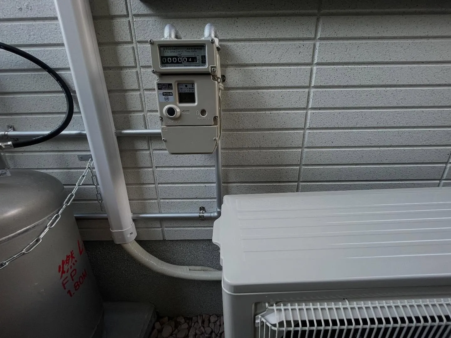 幅が限られていた工事でしたが、なんとか収めることが出来ました...