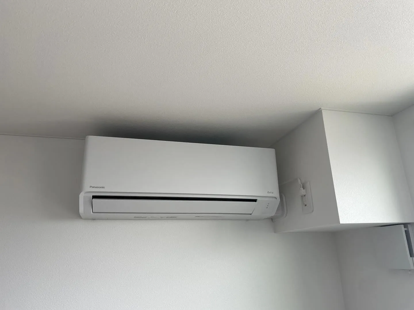 今日のお仕事は、某大手メーカー様から御依頼の器具付けの仕上げ...