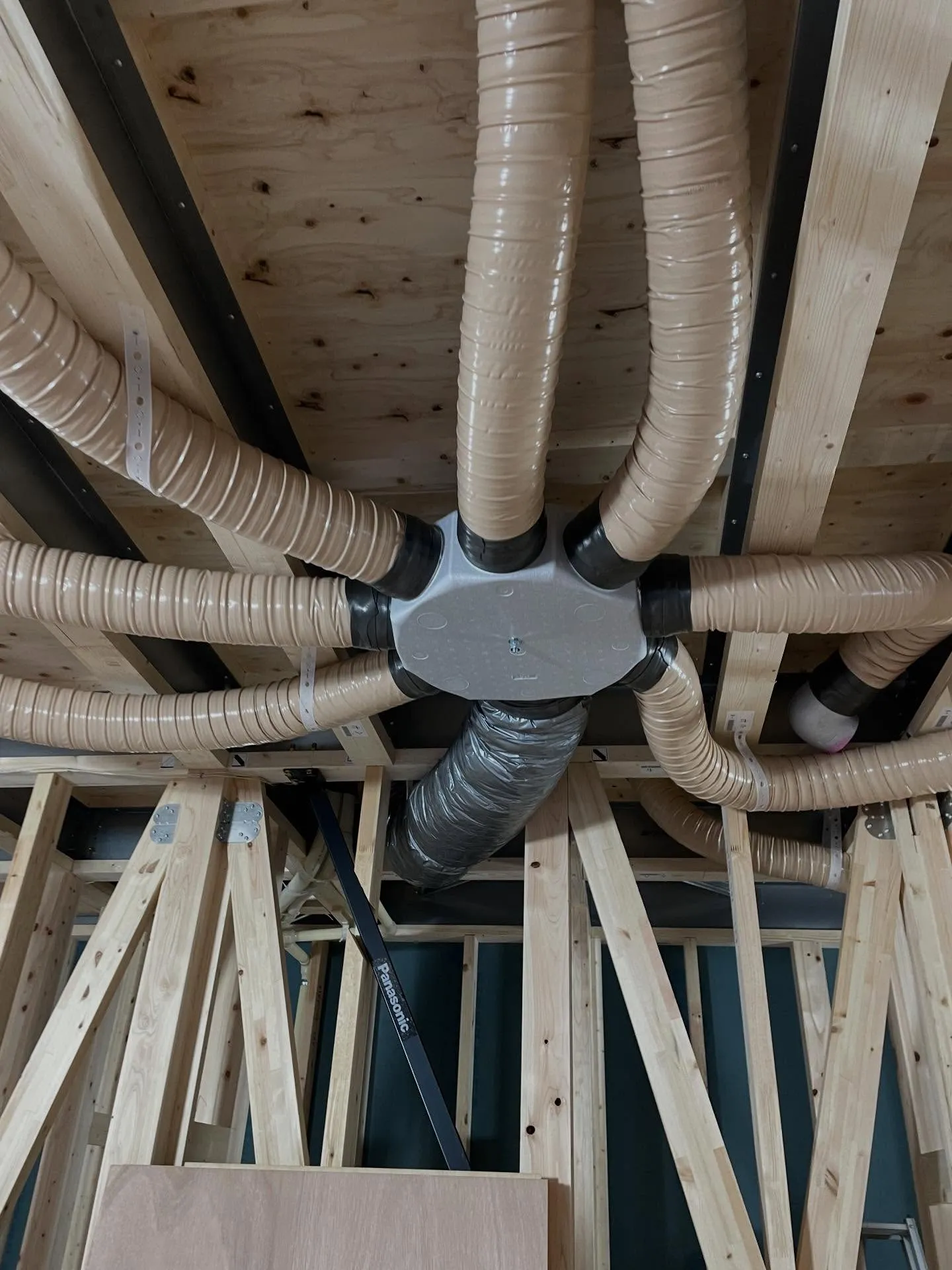 全館空調のお仕事です