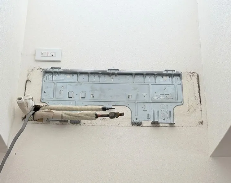 隠蔽配管エアコン取外し・取付工事